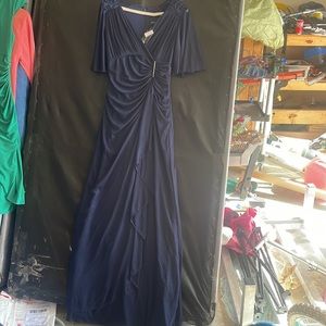 NWT Betsy & Adam Formal Maxi Dress!  4